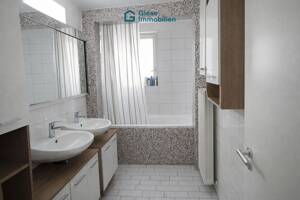Großzügiges Wohnen: 4 Zimmer mit Balkon und Terrasse – 70188 Stuttgart – Vorschaubild 7
