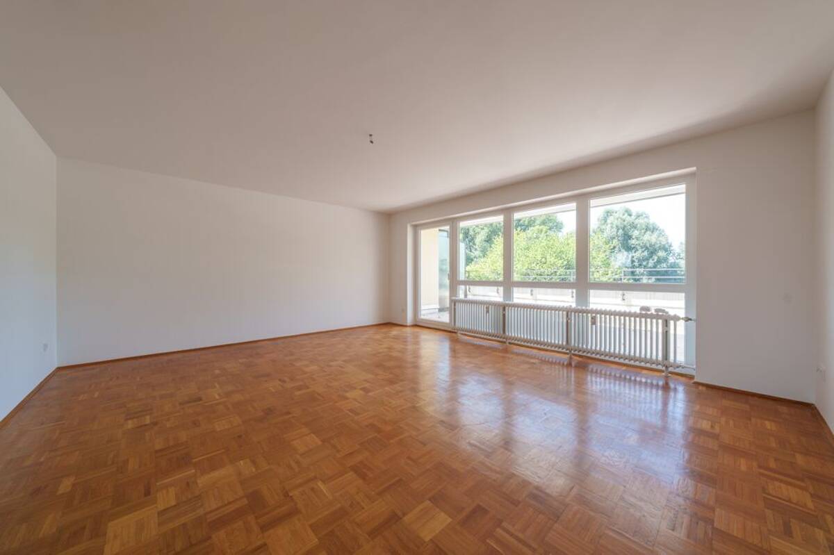 SOPART IMMOBILIEN - Geräumige 2-Zimmer-Dachterrassenwohnung - zentral und dennoch ruhig gelegen. – 82194 Gröbenzell – Bild 1 von 9