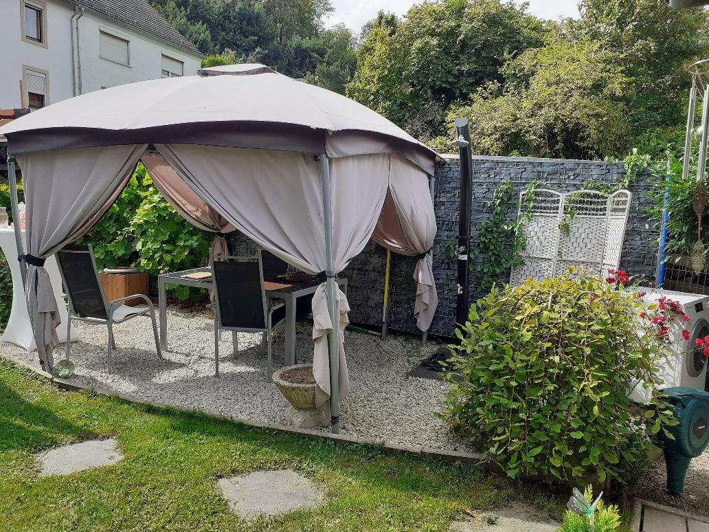 Freistehendes, großzügiges Komforthaus mit ELW, Wintergarten, Terrasse, Garten und Doppelgarage (zusätzliche Tor-Zufahrt Rückseite) in Freisen OT – Freisen – Vorschaubild 9