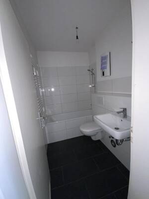 Termin vereinbaren, angucken und einziehen. WBS erforderlich – 42897 Remscheid – Vorschaubild 6