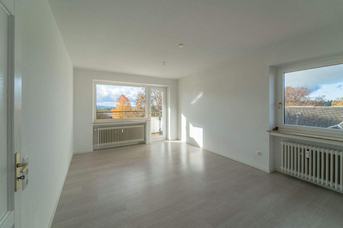 Kapitalanlage mit Potenzial: Komplett vermietetes MFH mit 15 Wohnungen, Aufzug & Garagen – Selb – Vorschaubild 6