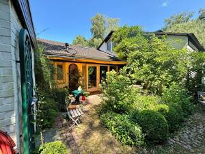 Ein Zuhause mit besonderem Charakter in einzigartiger Lage am Naturschutzgebiet – 30657 Hannover – Vorschaubild 2