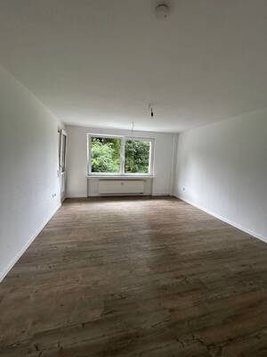 Modernisierte Wohnung mit 3,5 Zimmern und Balkon in Bochum-Eppendorf - Bezug ab 01.12.26 – 44869 Bochum – Vorschaubild 2