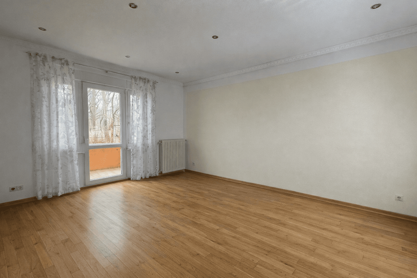 Wasserlage trifft Altbauflair: Balkon und Garten inklusive – Berlin – Vorschaubild 4