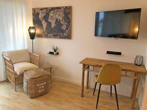 Luxus und Qualität auf kleinstem Raum: Modern ausgestattete 1-Zimmer-Wohnung mit Balkon in Szenelage am Winterhuder Marktplatz – 22299 Hamburg – Vorschaubild 2