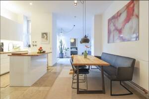 Urbanes Loftgefühl im Altbau - hochwertige 4-Zimmer-Wohnung mit Traumterrasse