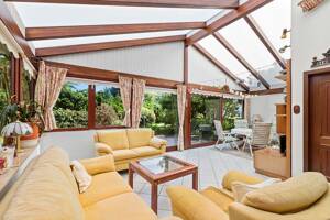 Viel Platz in zentraler Lage: Einfamilienhaus mit Wintergarten, Garten und Garage – 22147 Hamburg – Vorschaubild 3