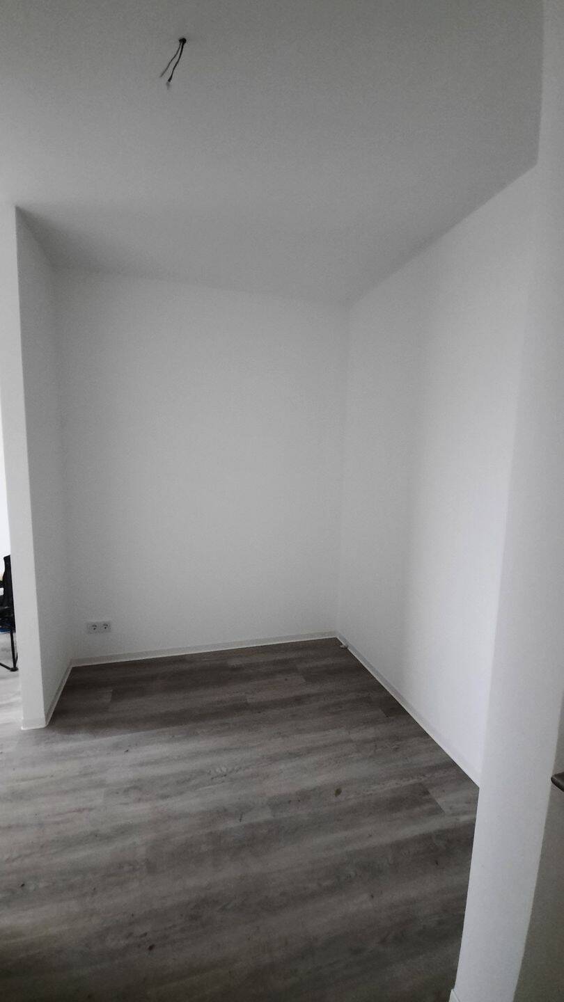 Barrierefreie 4 Raum Wohnung mit Balkon und Fahrstuhl – Chemnitz – Vorschaubild 5