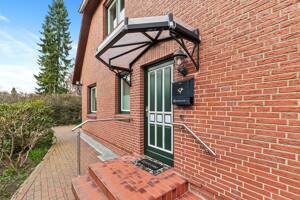 Einziehen und wohlfühlen: Stilvolle 4-Zimmer-Doppelhaushälfte mit wohnlichem Souterrain - modern und hochwertig ausgestattet! – 22399 Hamburg – Vorschaubild 1