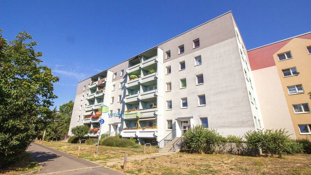 Zweitbezug nach Komplettrenovierung - 3 Zimmer, Deckenspots, Bad mit Wanne, Balkon ... – 4157 Leipzig – Bild 1 von 9