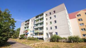 Zweitbezug nach Komplettrenovierung - 3 Zimmer, Deckenspots, Bad mit Wanne, Balkon ...