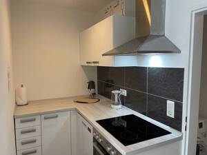1 Zimmer für Studenten- Berufstätige. !!! FÜR WEIBLICHE WG GESUCHT !!! Ab 01.07.2026 Komplett möbliert mit Einbauküche und Balkon! – 34127 Kassel – Vorschaubild 8