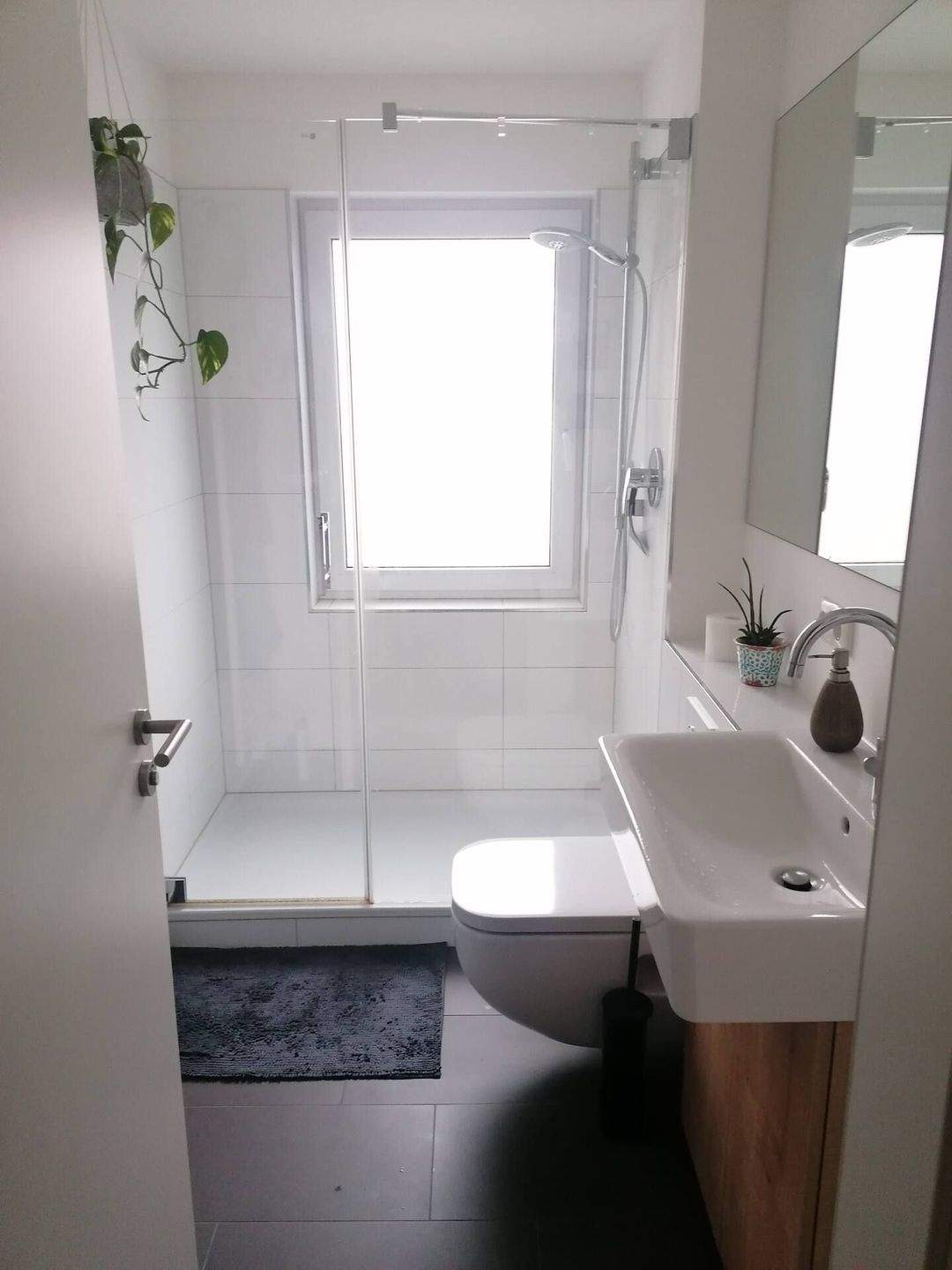 Nürnberg Lorenzer Altstadt: top 2-Zimmerwohnung in 2020 hochwertig saniert; Balkon; Einbauküche, Parkettboden, u.v.m.; zum 01.06.2026 verfügbar – Nürnberg – Vorschaubild 9