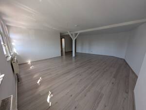 Großzügige Wohnung über den Dächern von Albstadt mit tollem Schnitt in ehemaliger Textilfabrik – 72461 Albstadt – Vorschaubild 2