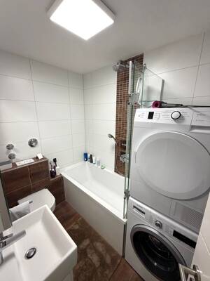 Charmante 2-Zimmer-Wohnung mit Balkon und moderner Ausstattung in Regensburg – 93051 Regensburg – Vorschaubild 4