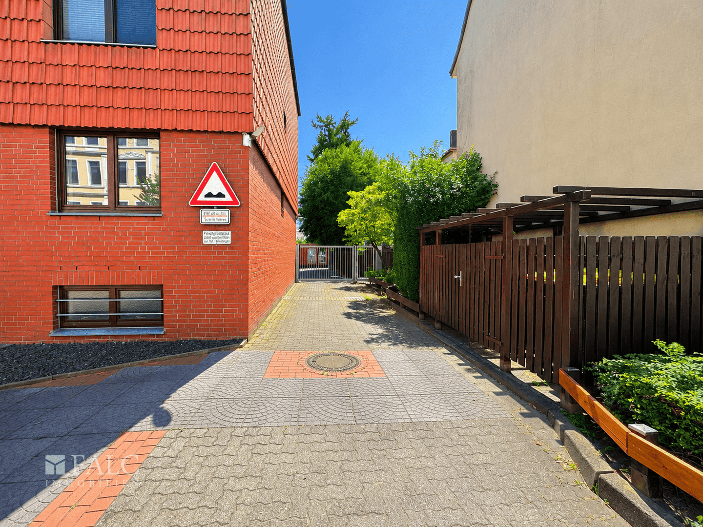 Gepflegte 2-Zimmer-ETW mit Balkon, Stellplatz und EBK - ideal für Eigennutzer und Kapitalanleger – Bremerhaven – Vorschaubild 3