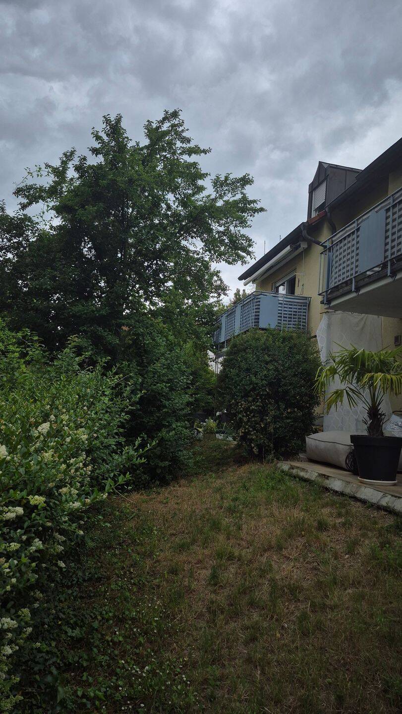 Gepflegte 3-Zimmer-Wohnung mit Balkon, Stellplatz & neuen Fenstern in Kitzingen – Kitzingen – Vorschaubild 2