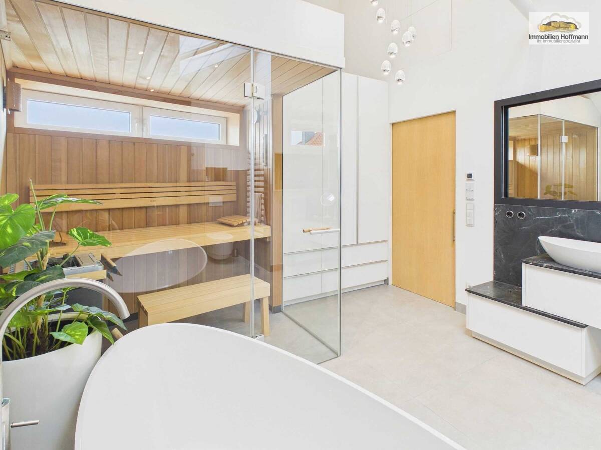Modernisiertes Zweifamilienhaus in Alzenau 265 m² Wohnfläche - PV, Sauna & Premiumausstattung – Alzenau – Vorschaubild 3