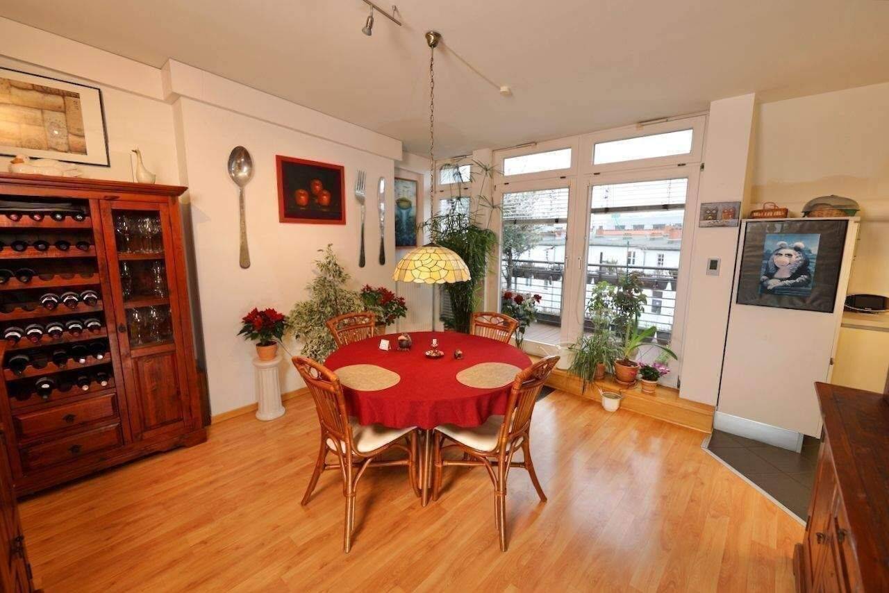 6,50m DECKENHÖHE & 13m² FENSTERFRONT - AUFZUG, TERRASSE, KLIMAANLAGE & KAMIN - SUPER LAGE! – Berlin – Vorschaubild 8