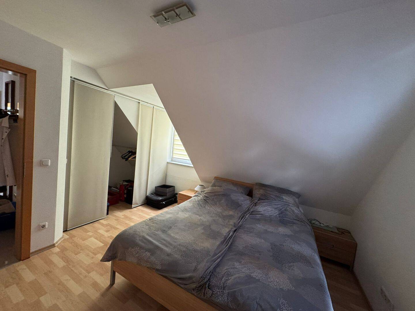 Helle 3-Zimmer Dachgeschosswohnung mit Balkon in Ramersdorf-Perlach – München – Vorschaubild 3