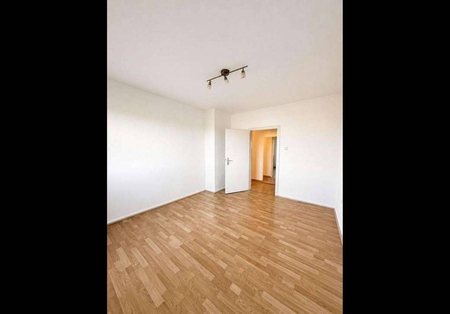 Attraktive, helle Maisonette-Wohnung mit Terrasse und Weitblick – Düsseldorf – Vorschaubild 3