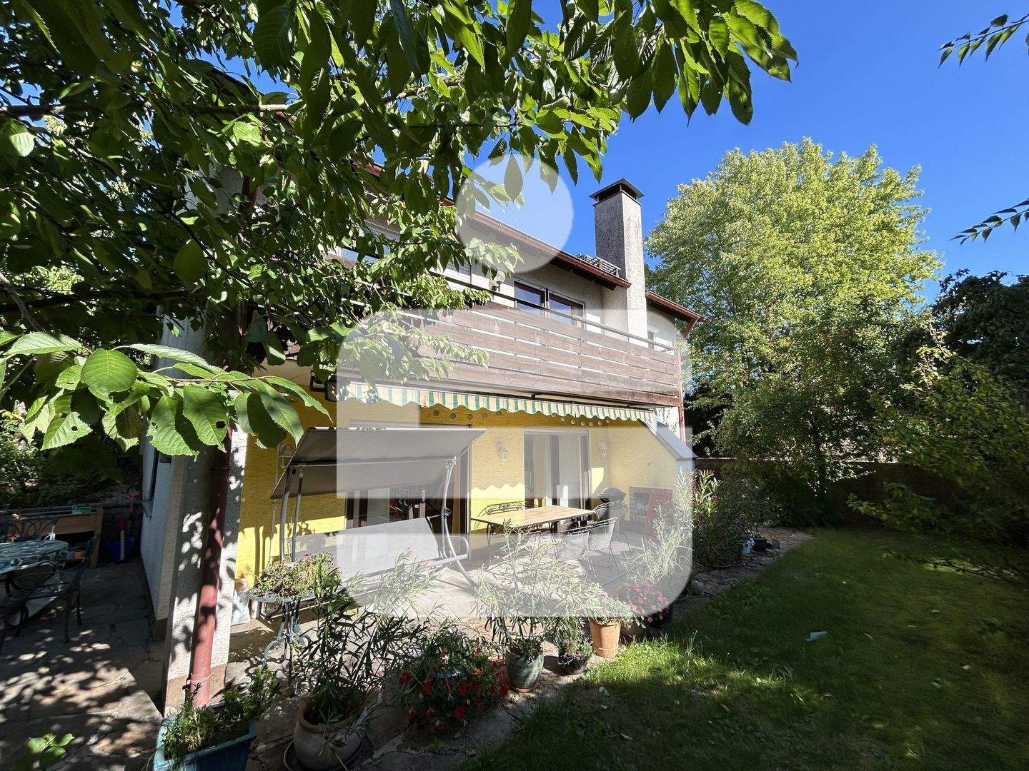 EFH mit Einliegerwohnung in Uttenreuth...Bevorzugte naturnahe Wohnlage mit Ausblick – Uttenreuth – Bild 1 von 9