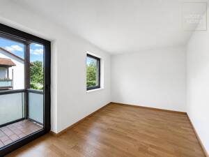 Bezugsfrei in München-Altperlach: Helle 2-Zimmer-Wohnung mit großem Balkon & TG-Stellplatz – 81737 München – Vorschaubild 2