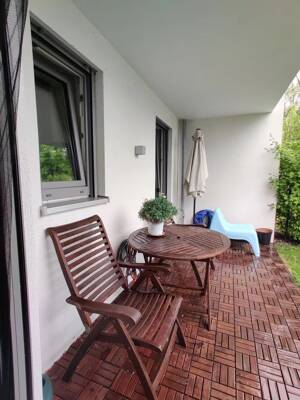 Lichtdurchflutete 2-Zimmer-EG-Wohnung mit überdachter Terrasse & 40m² Süd-Garten in Freimann Zwischenmiete – 80939 München – Vorschaubild 5