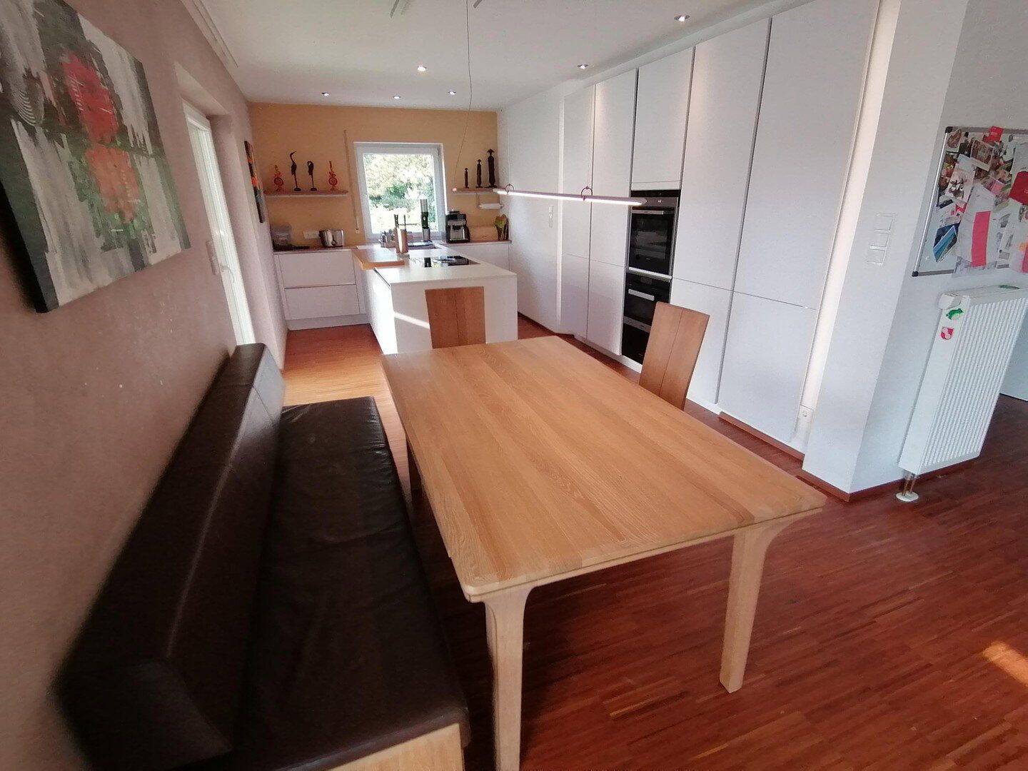 Helle vollausgestattete Wohnung mit großem Balkon im Westviertel