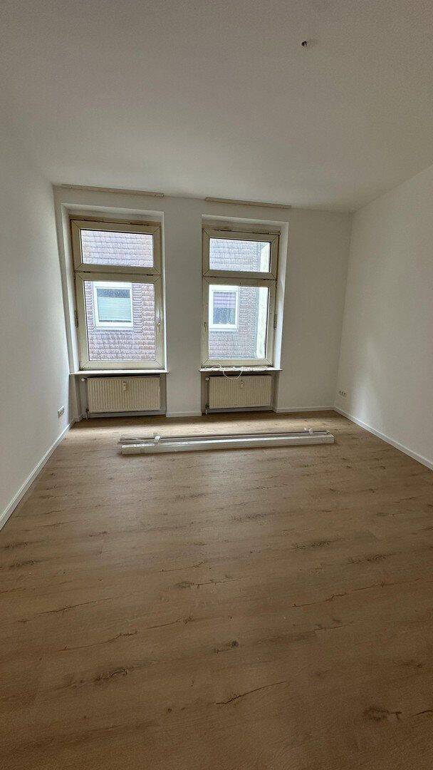 Frisch sanierte Eigentumswohnung mit Altbaucharme in ruhiger Gegend von Wuppertal – Wuppertal – Vorschaubild 2