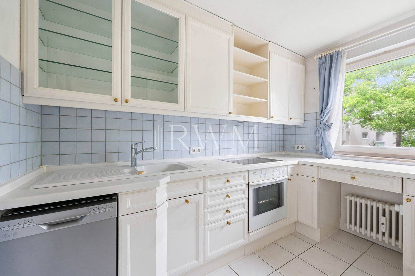 Großzügige 3,5-Zimmer-Wohnung mit traumhaftem Garten, Terrasse und TG-Stellplatz – Stuttgart – Vorschaubild 7