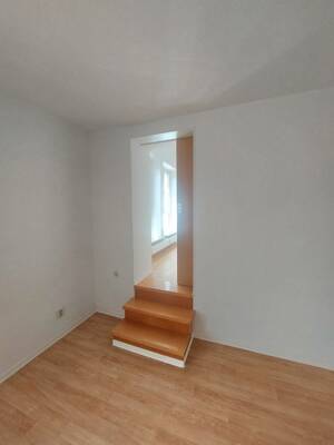 Ideal für Paare: 3-R-Wohnung mit großem Esszimmer, Balkon & Home-Office im 3. OG – 8527 Plauen – Vorschaubild 3