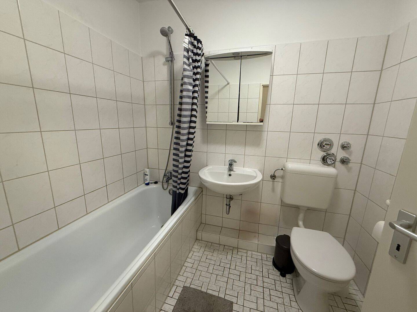 Charmantes City-Apartment in Hamburg-Neustadt! – Hamburg – Vorschaubild 3