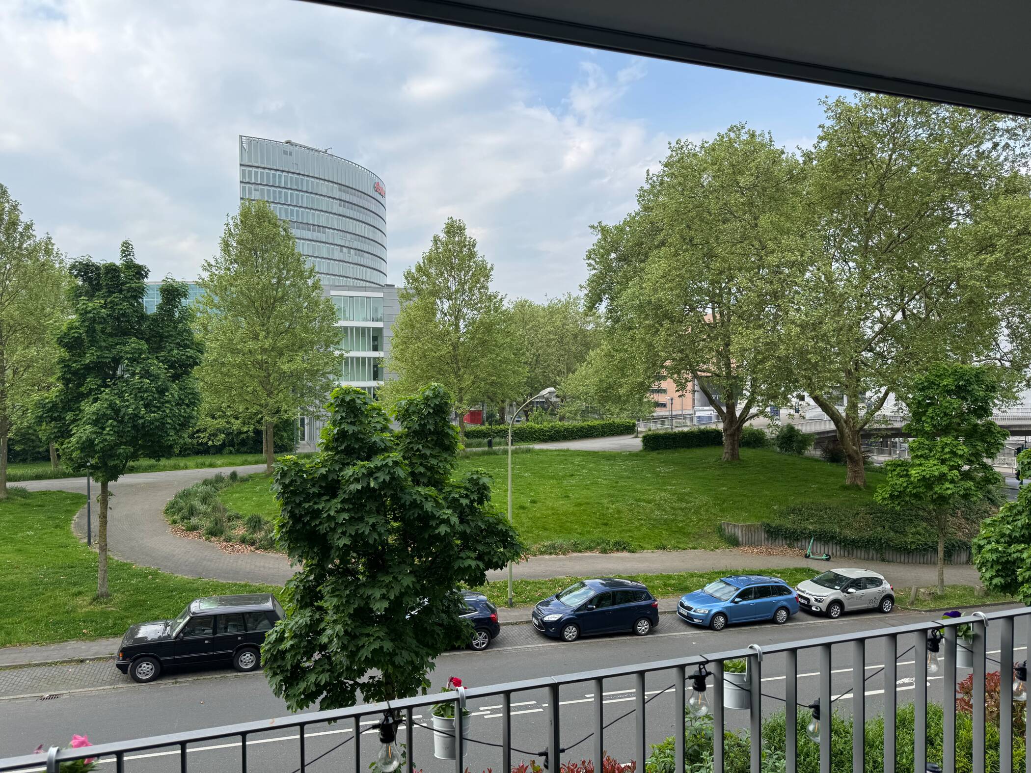 Urbanes Wohnen im „Living One“ Moderne, hochwertig ausgestattete Wohnung mit großzügiger Loggia in Essen-Rüttenscheid – Essen – Vorschaubild 3