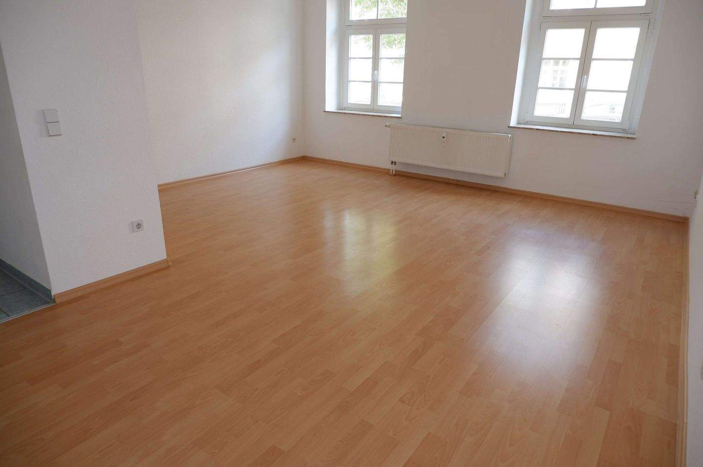 TOP Wohnung - Laminat - Bad mit Fenster / frei ab 1.6.26 – Chemnitz – Vorschaubild 4