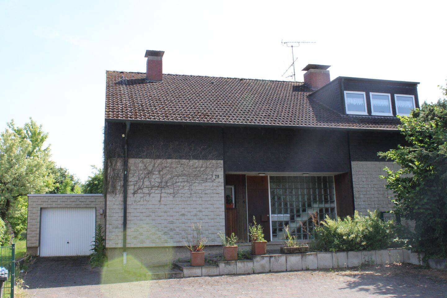 Mit Blick ins Grüne...! Freistehendes Ein-/ Zweifamilienhaus in Recklinghausen-Speckhorn – Recklinghausen – Bild 1 von 9