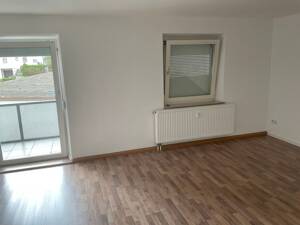 Schicke 3-Zimmer-Wohnung mit Balkon im Dreifaltigkeitsviertel – 92224 Amberg – Vorschaubild 2