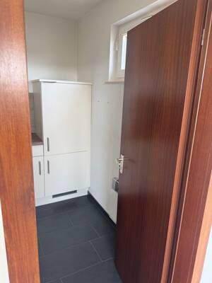 1,5-Zimmer - Einbauküche, Balkon, Stellplatz, Aufzug, Schwimmbad – 45276 Essen – Vorschaubild 3