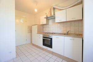 Frisch renovierte 3-Zimmer-Wohnung mit Südbalkon und Einbauküche - ideal für Singles oder Paare – 91126 Schwabach – Vorschaubild 2