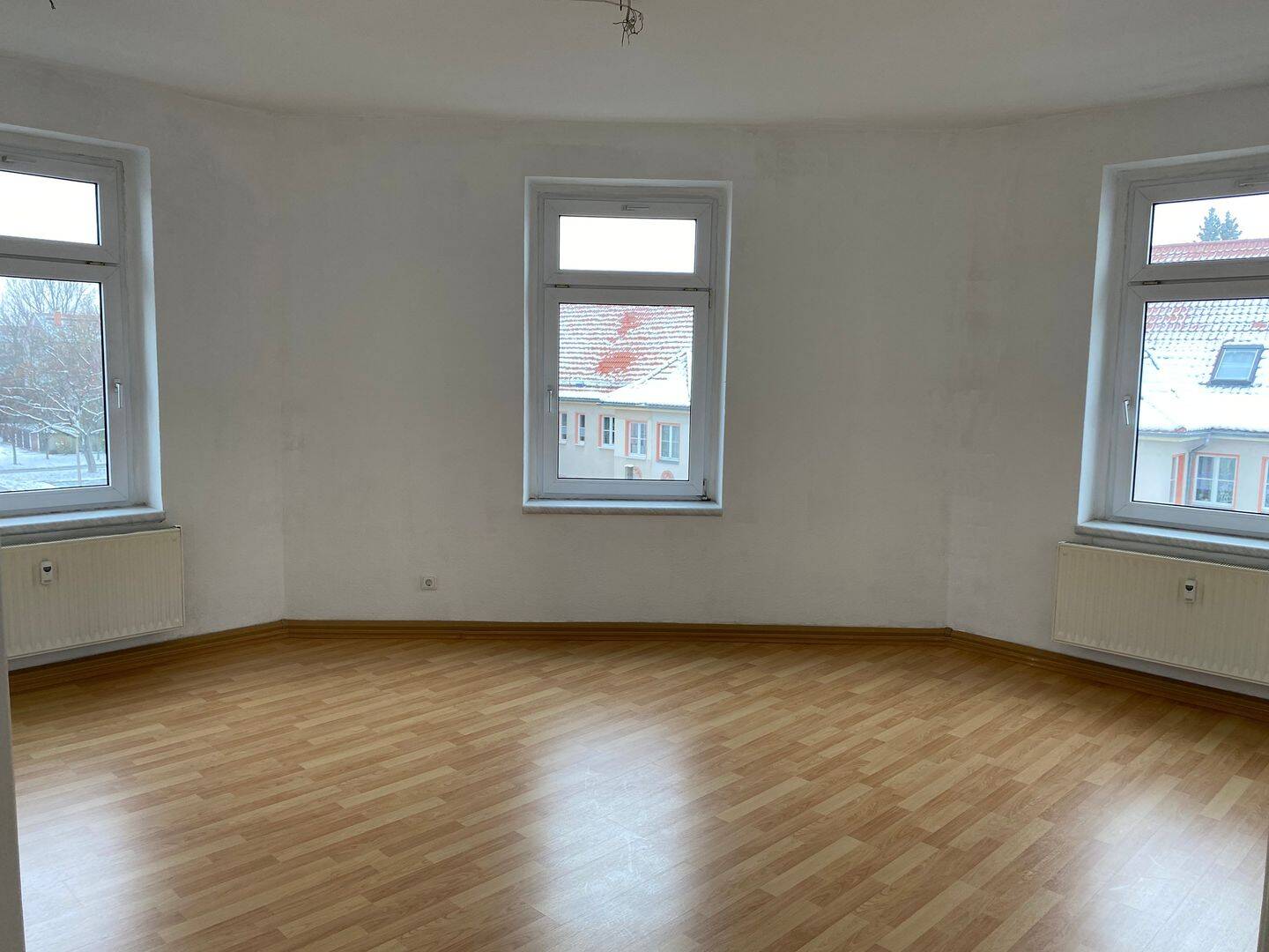 Möckern- individuelle kleine 3-Raum-Wohnung mit Duschbad in ruhiger Lage – Leipzig – Vorschaubild 3