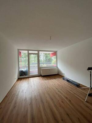 Moderne 1-Zimmer-Wohnung mit Balkon und Pantry-Küche am Eschberg – 66121 Saarbrücken – Vorschaubild 1