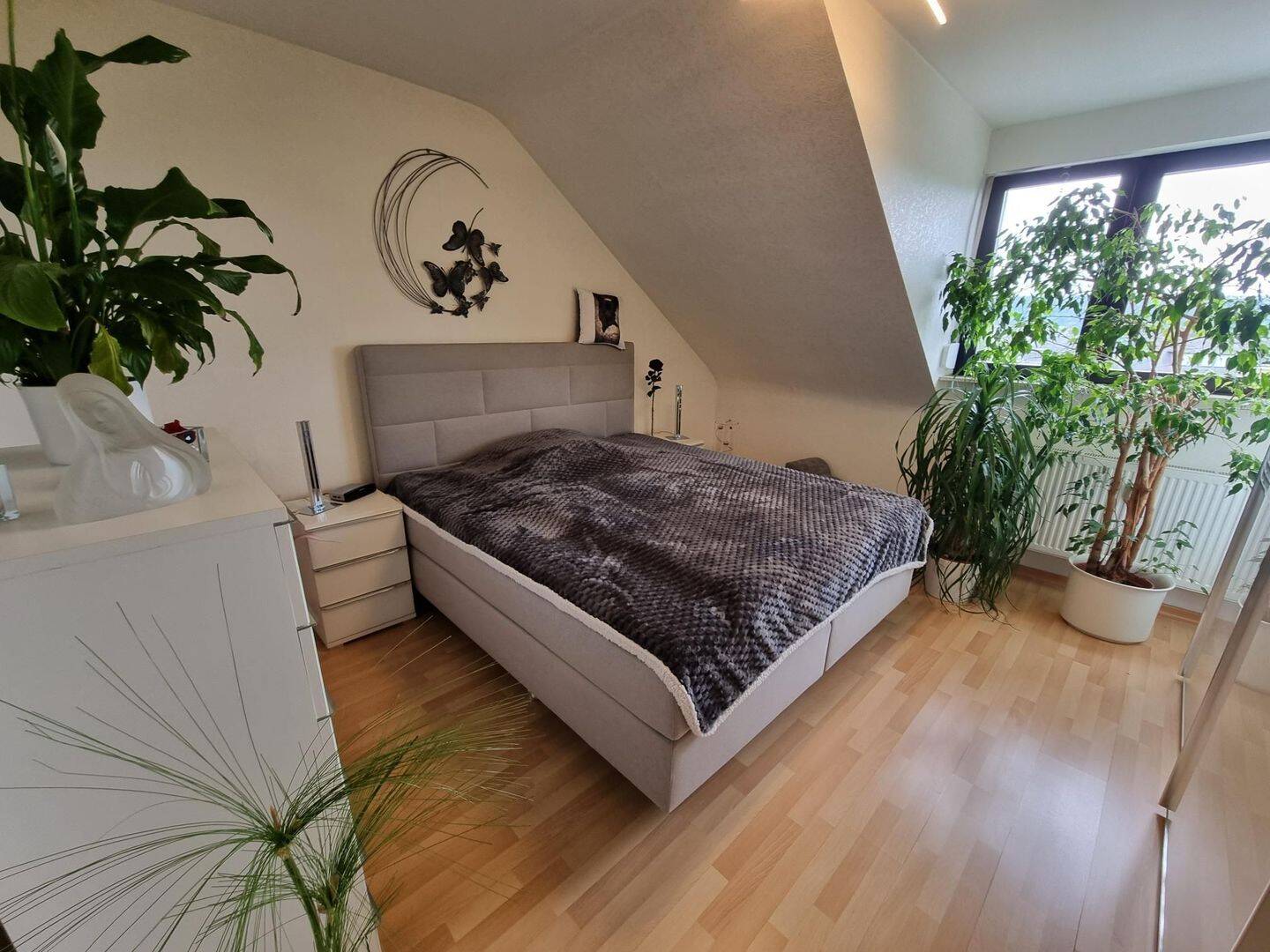 Trier-Zewen: Geräumige 3ZKB Dachgeschosswohnung mit 2 Parkplätzen