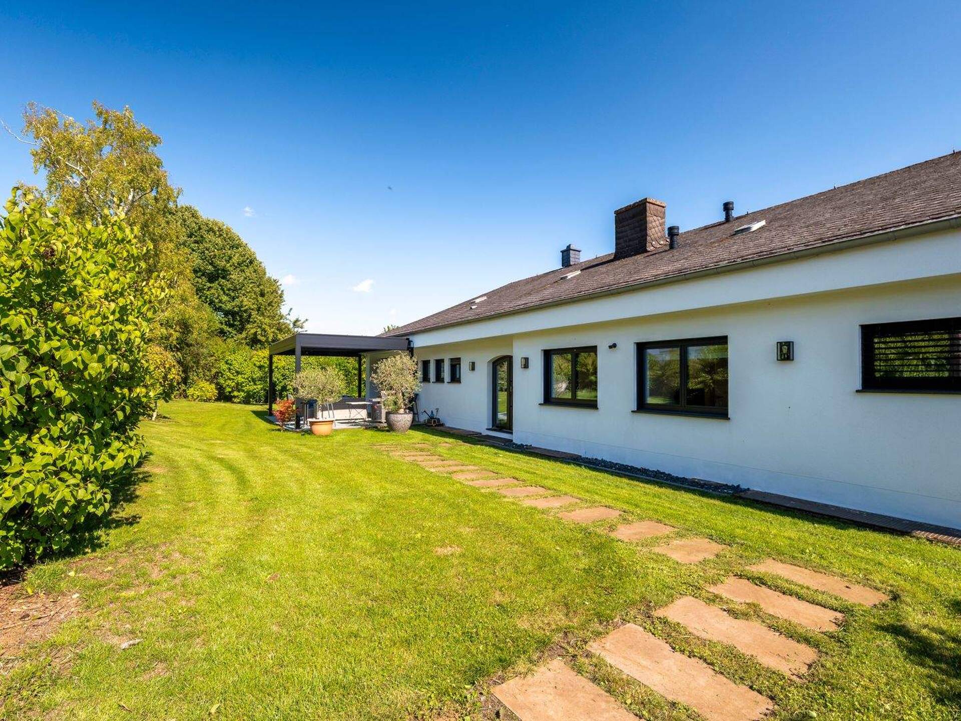 Villa in 54439 Saarburg mit 365 m² kaufen