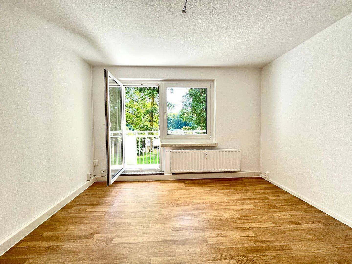 Renoviertes Wohnglück im Grünen - Erdgeschoss & Badewanne