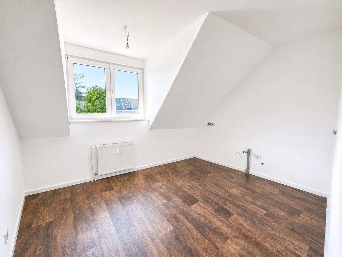 Exklusives Wohnen auf zwei Ebenen - moderne 5-Zimmer-Maisonette mit Balkon & eigener PV-Anlage – Dinslaken – Vorschaubild 9