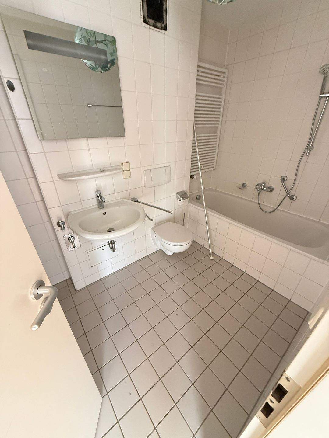 Schöne 2-Raum-Wohnung mit großem Wohnzimmer und offener Küche – Leipzig – Vorschaubild 4