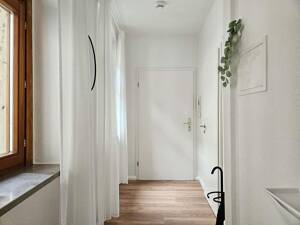Mit Video: Frisch saniert - 2-Raumwohnung mit Südwest-Balkon – 39112 Magdeburg – Vorschaubild 2