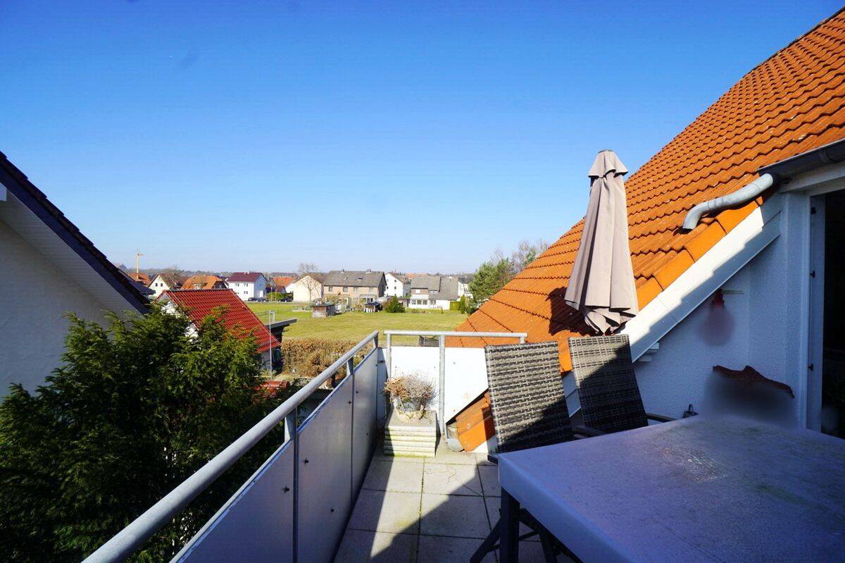 3-Zimmer-Maisonettewohnung mit Dachterrasse & Carport in Schloß Neuhaus Paderborn – Paderborn – Vorschaubild 3