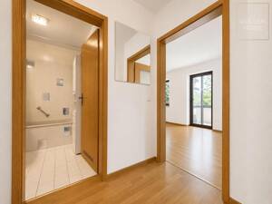 Bezugsfrei in München-Altperlach: Helle 2-Zimmer-Wohnung mit großem Balkon & TG-Stellplatz – 81737 München – Vorschaubild 5