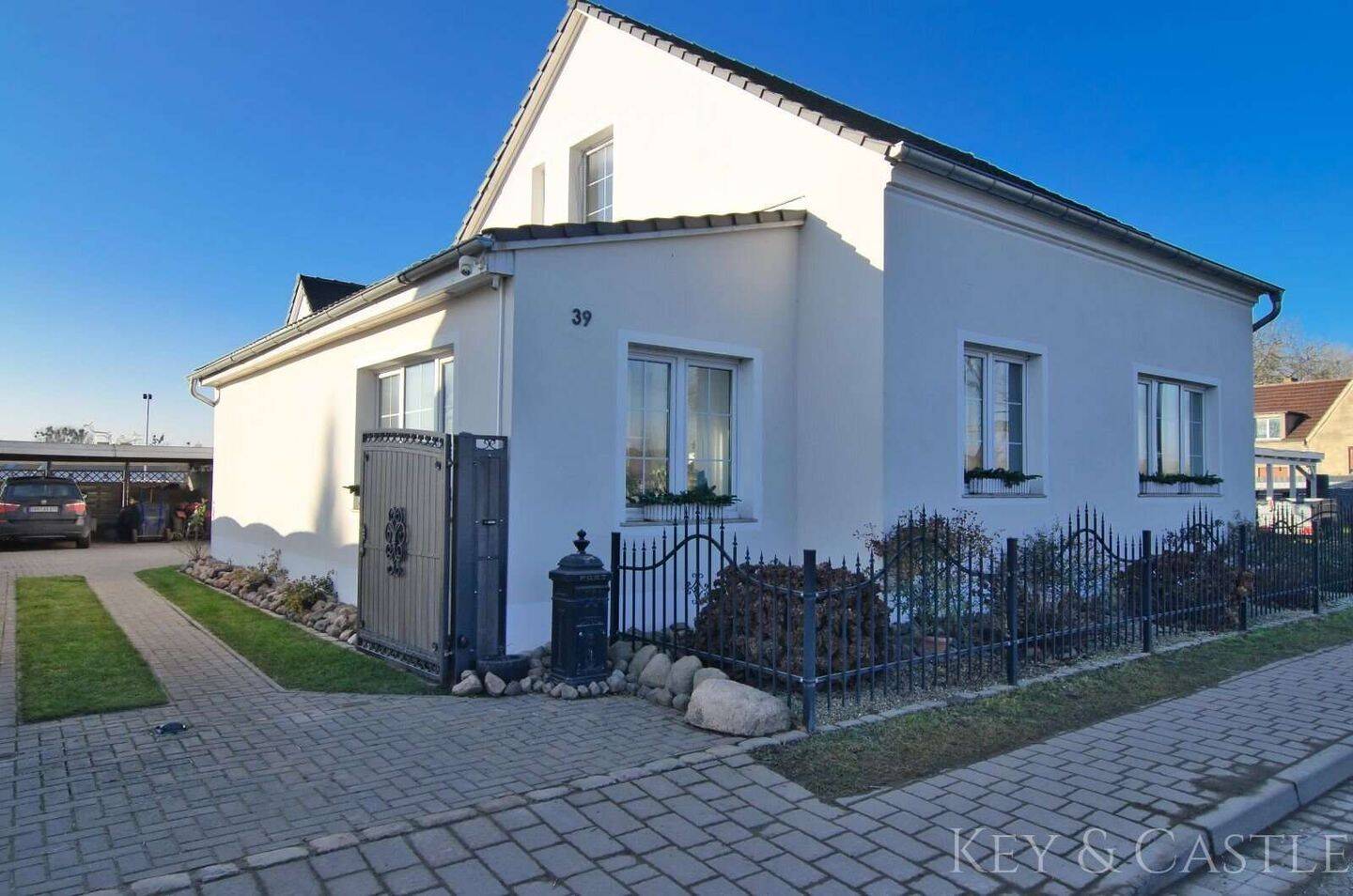 Kernsaniertes Einfamilienhaus inklusive baureifem Grundstück in zweiter Reihe! – Oberkrämer – Vorschaubild 2